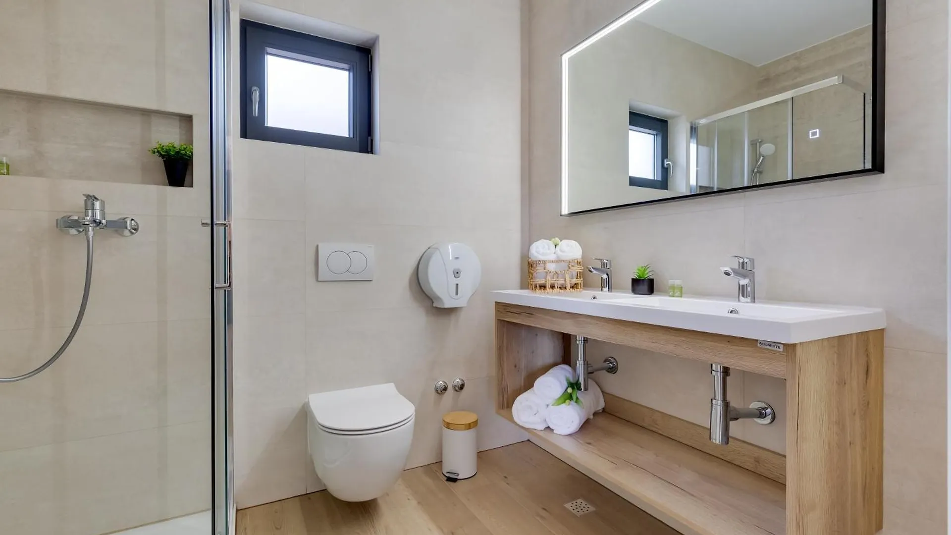 Terra Maiorum-Apartments With Heated Pool And Water Massage Povljana Croatia