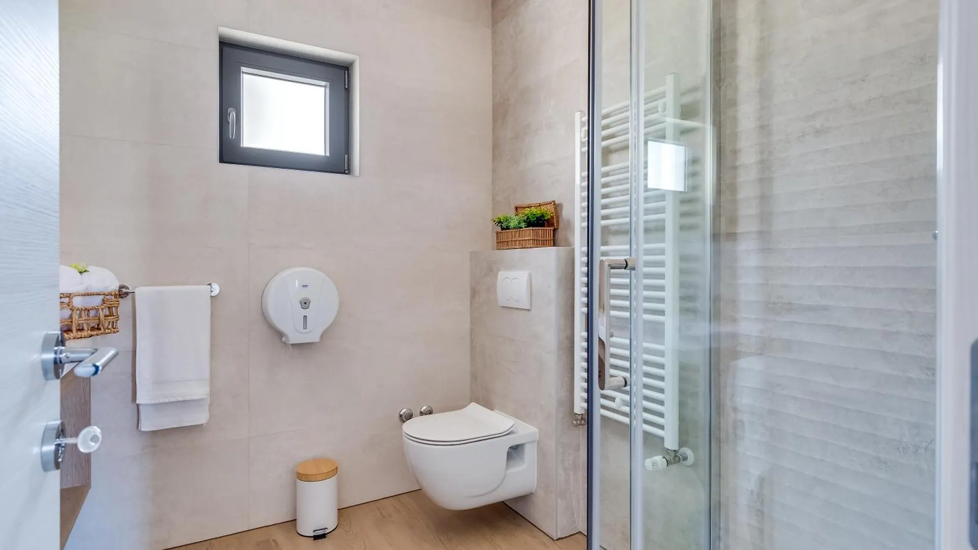 Terra Maiorum-Apartments With Heated Pool And Water Massage Povljana